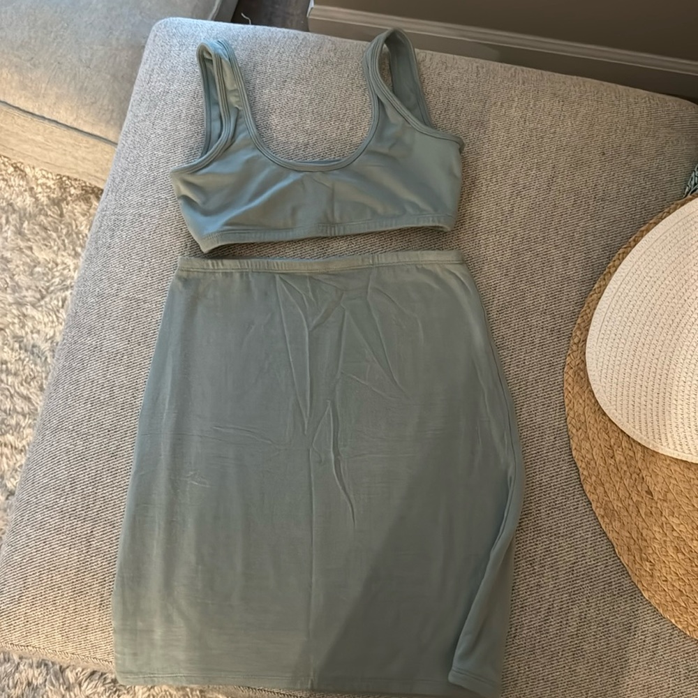 Oh Polly US 6 Sage green / blue matching set / cotton / never worn / crop top